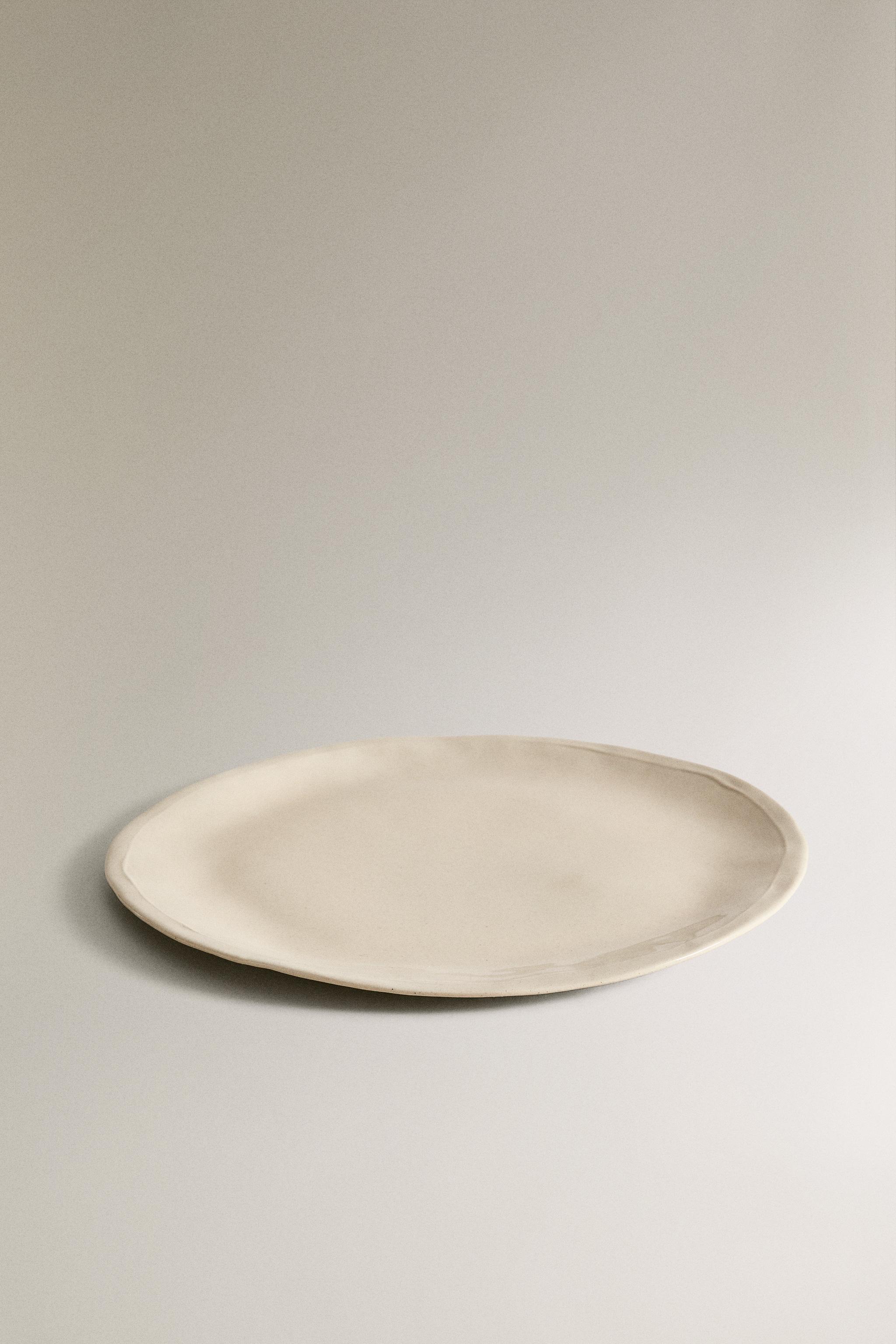 STONEWARE DINNER PLATE